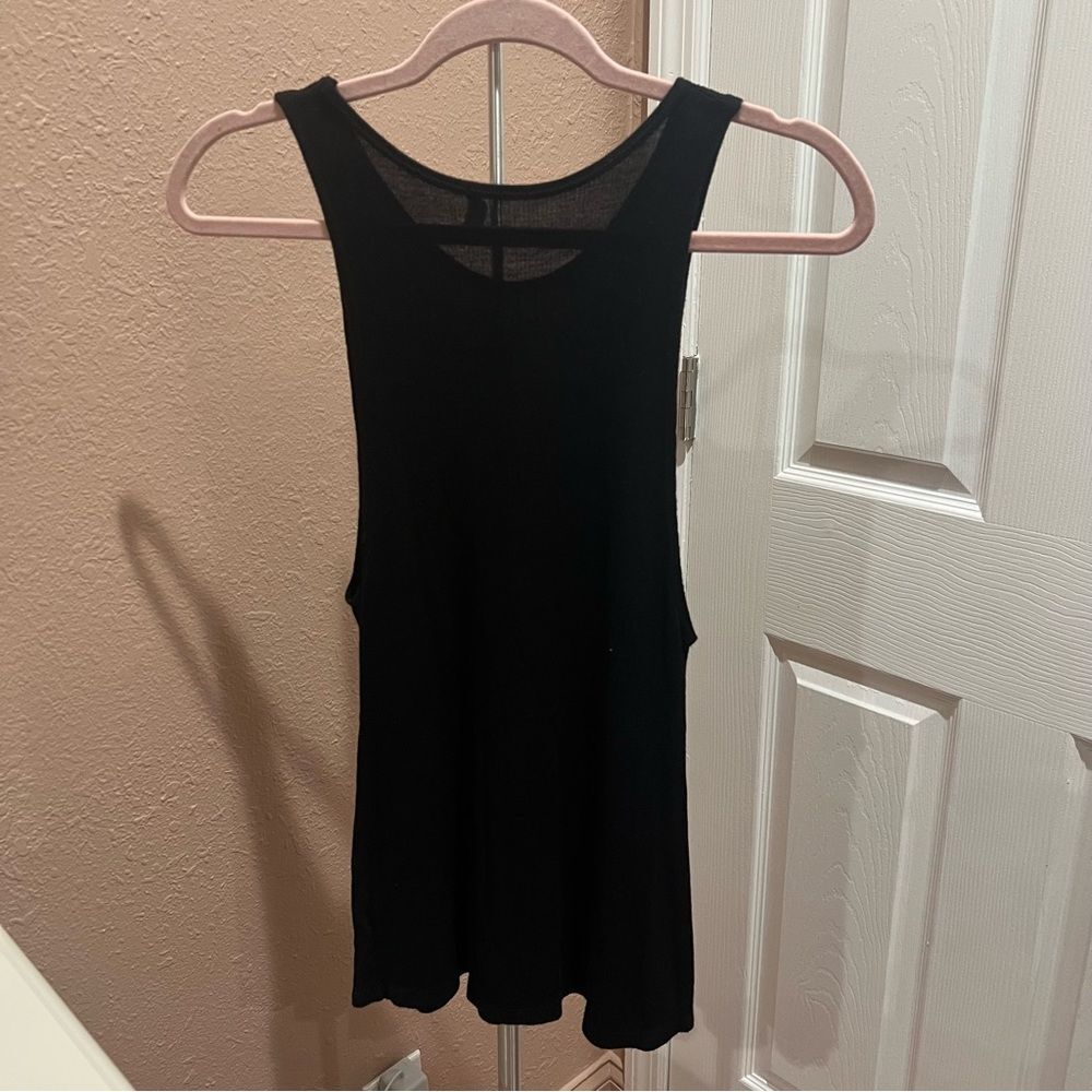 Brandy Melville Muscle Tee - Picture 4 of 7